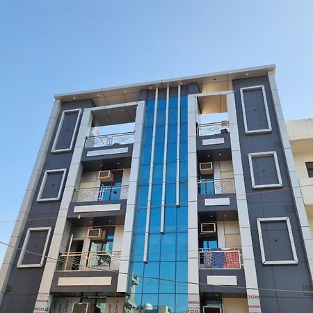 Hotel O Greno House Near Pvr Ansal Plaza Greater Noida Kültér fotó
